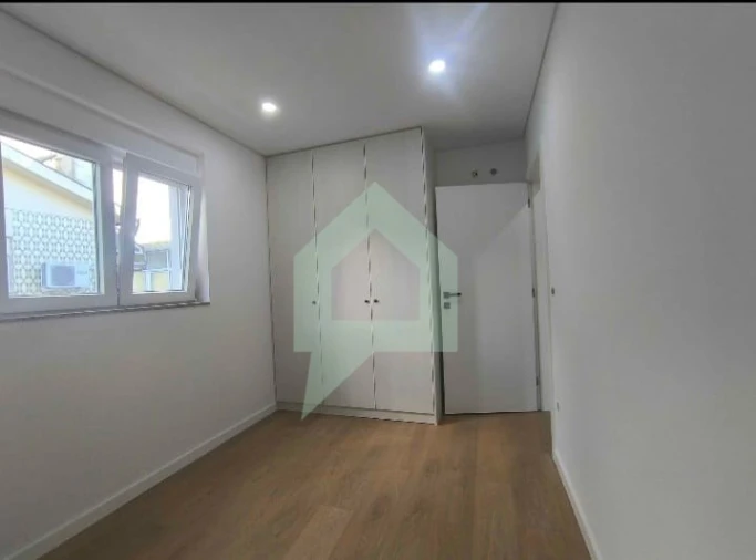 Apartamento T3 para Venda em Arcozelo Foto 8