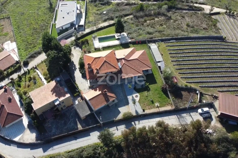 Moradia T4 para Venda em Água Longa Foto 19