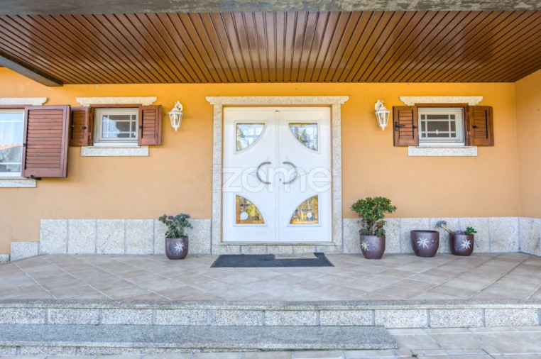 Moradia T4 para Venda em Água Longa Foto 4