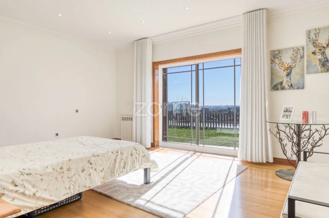 Moradia T4 para Venda em Água Longa Foto 11