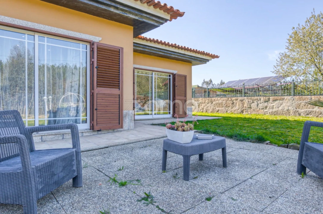 Moradia T4 para Venda em Água Longa Foto 15