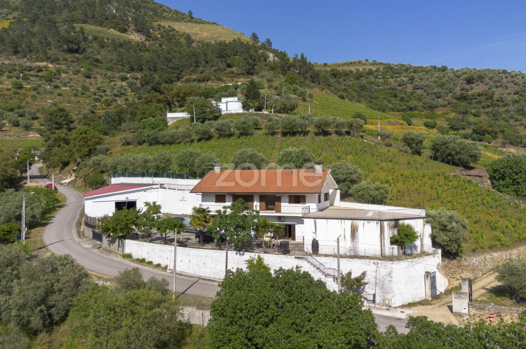 Moradia T3 para Venda em Galafura e Covelinhas Foto 3