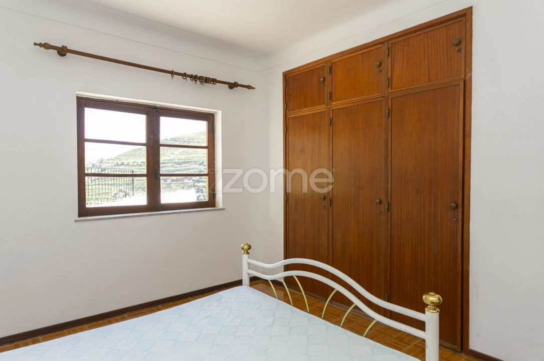 Moradia T3 para Venda em Galafura e Covelinhas Foto 14