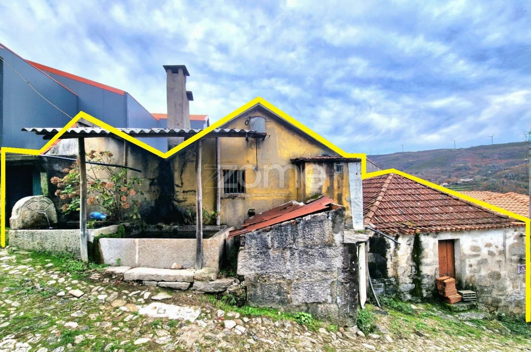 Moradia T4 para Venda em Cabril Foto 3