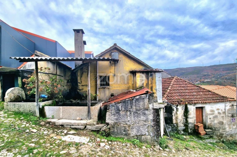 Moradia T4 para Venda em Cabril Foto 9