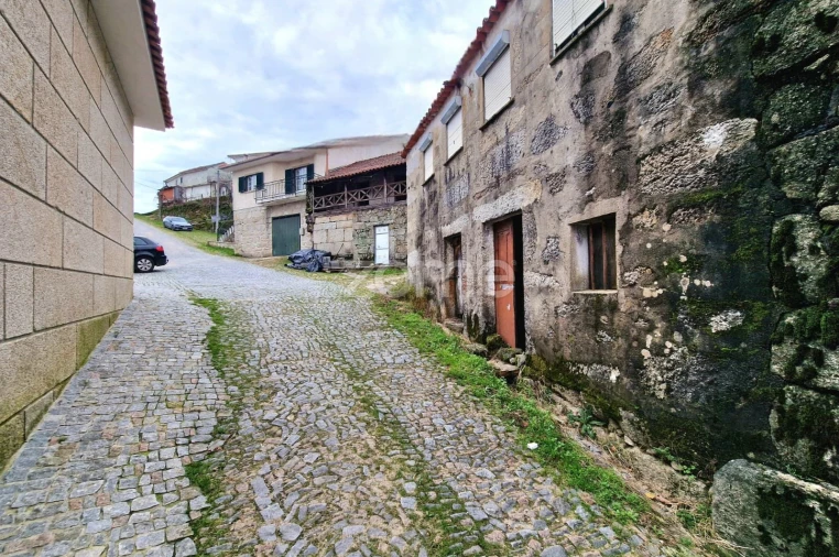 Moradia T4 para Venda em Cabril Foto 5