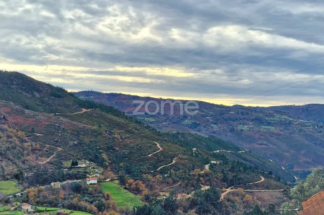 Moradia T4 para Venda em Cabril Foto 19