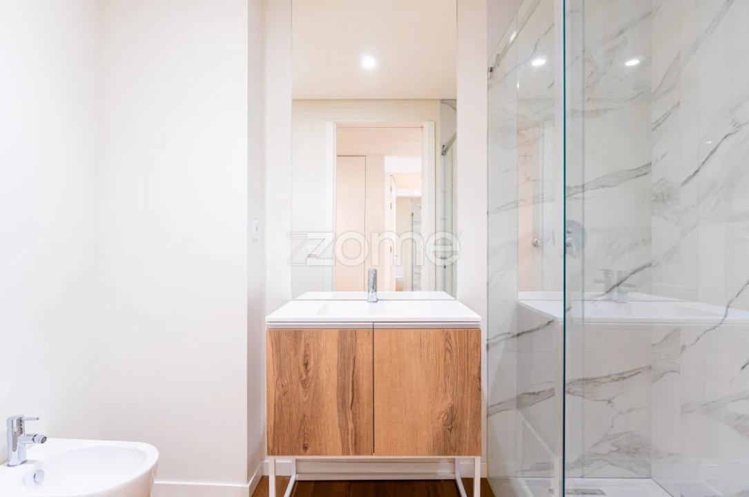 Apartamento T3 para Venda em Oliveira do Douro Foto 3