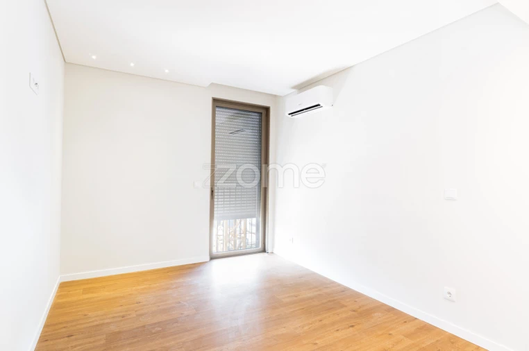 Apartamento T3 para Venda em Oliveira do Douro Foto 5