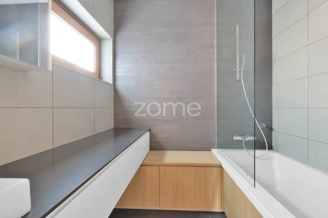 Moradia T3 para Venda em Caldas de São Jorge e Pigeiros Foto 18