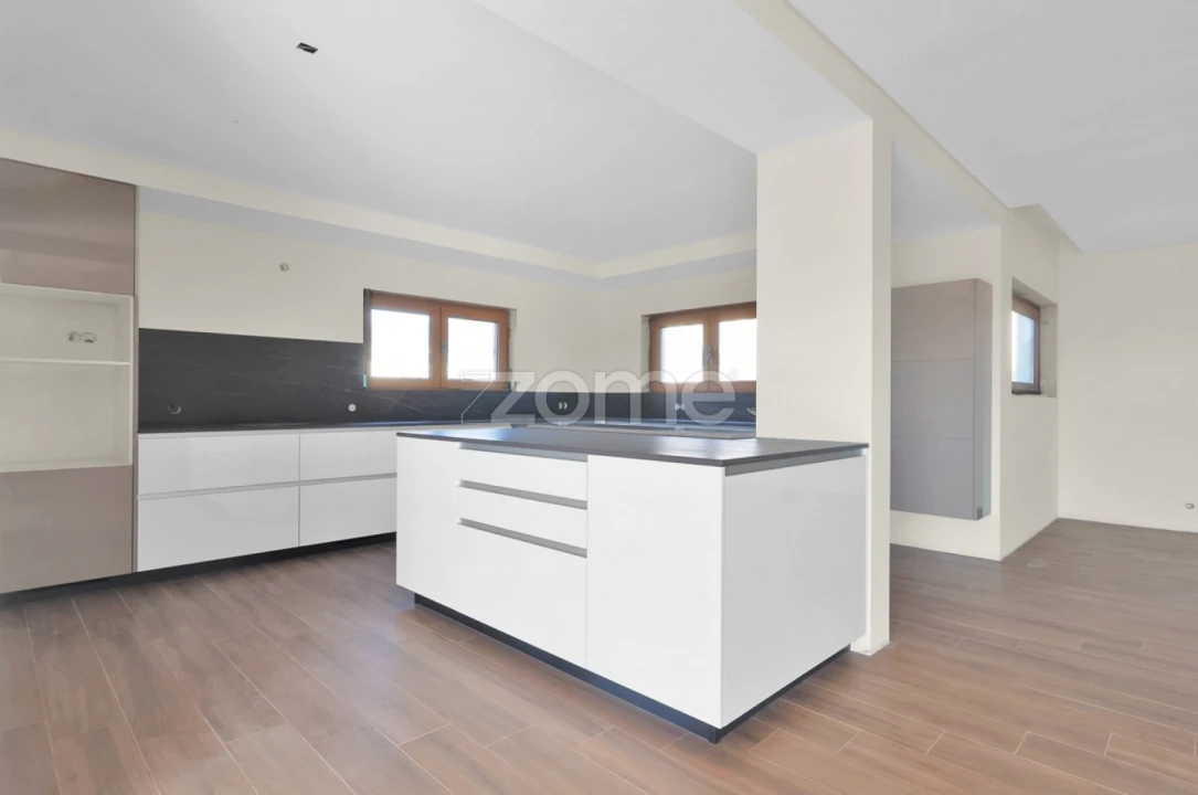 Moradia T3 para Venda em Caldas de São Jorge e Pigeiros Foto 22