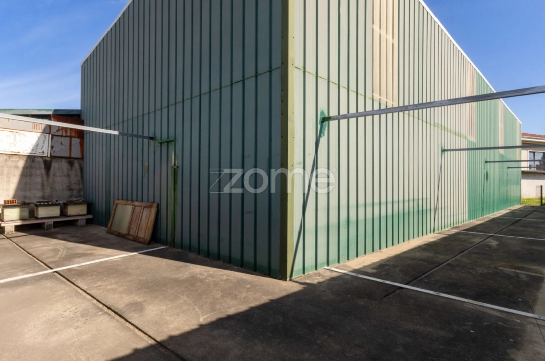 Moradia T3 para Venda em Caldas de São Jorge e Pigeiros Foto 30