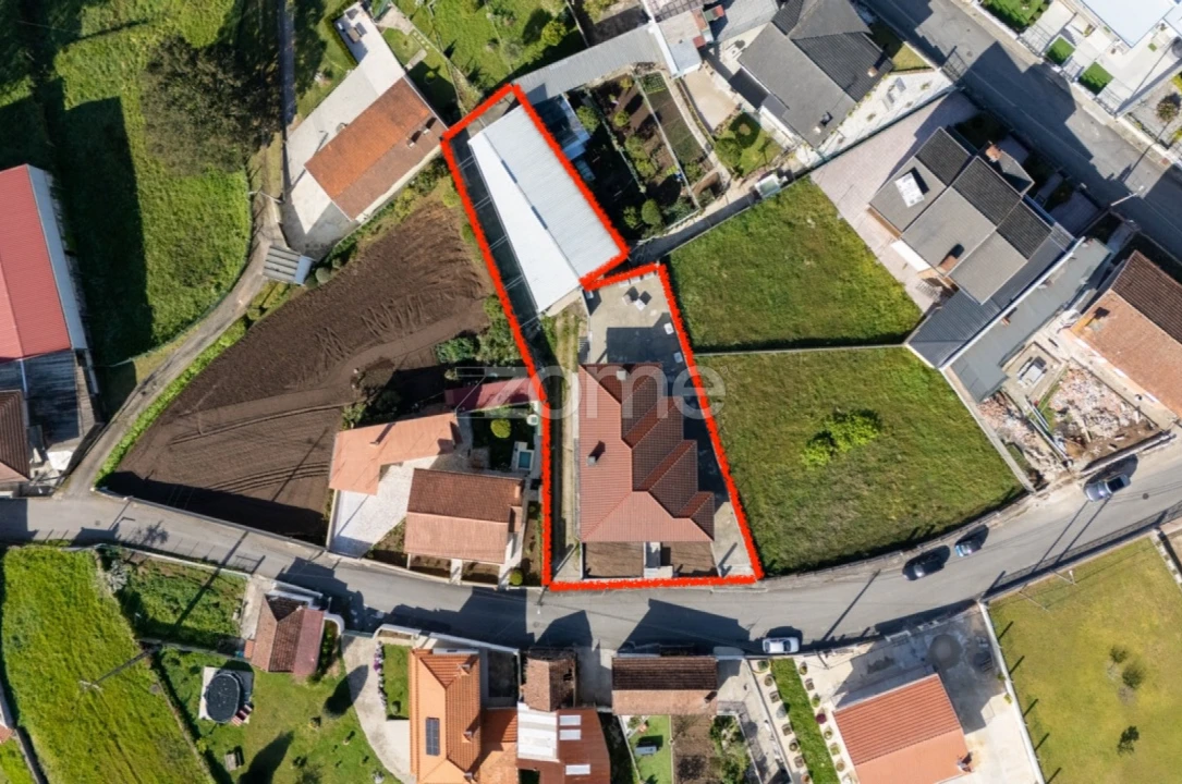 Moradia T3 para Venda em Caldas de São Jorge e Pigeiros Foto 31