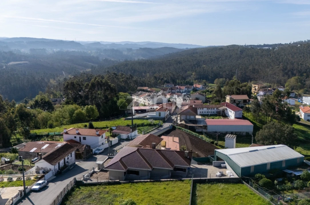 Moradia T3 para Venda em Caldas de São Jorge e Pigeiros Foto 34