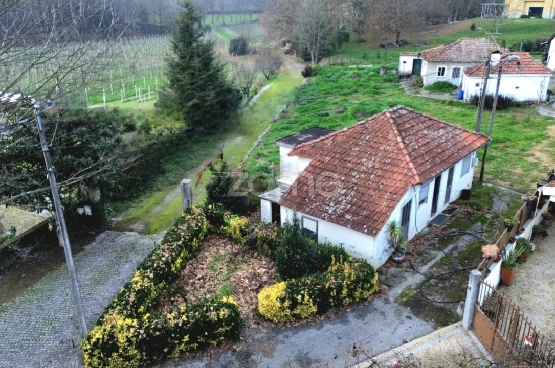 Moradia T3 para Venda em Lodares Foto 3