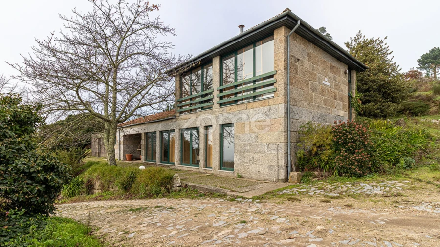 Quinta T3 para Venda em Loivos da Ribeira e Tresouras