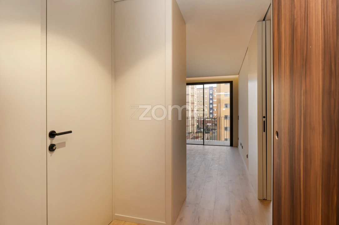 Apartamento T1 para Venda em Vilar de Andorinho Foto 2