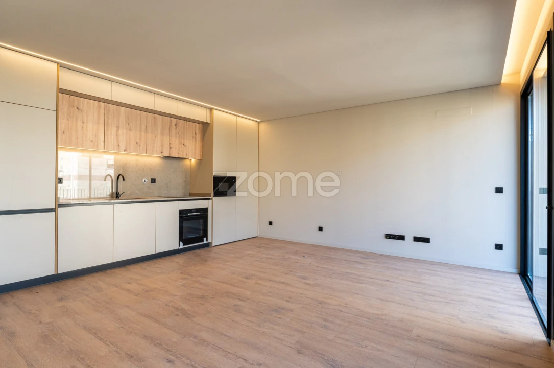 Apartamento T1 para Venda em Vilar de Andorinho Foto 3