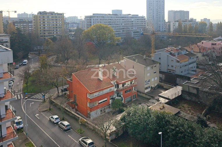 Apartamento T4 para Venda em Ramalde Foto 12
