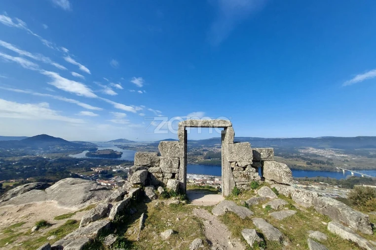 Moradia T2 para Venda em Vila Nova de Cerveira e Lovelhe Foto 10