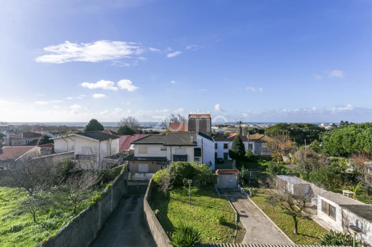 Apartamento T2 para Venda em Azurara Foto 4