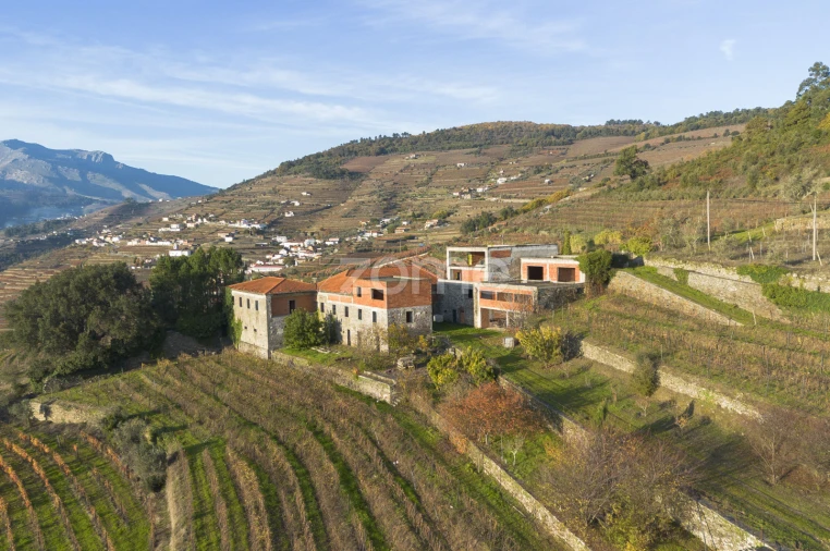 Quinta T13 para Venda em Oliveira Foto 2