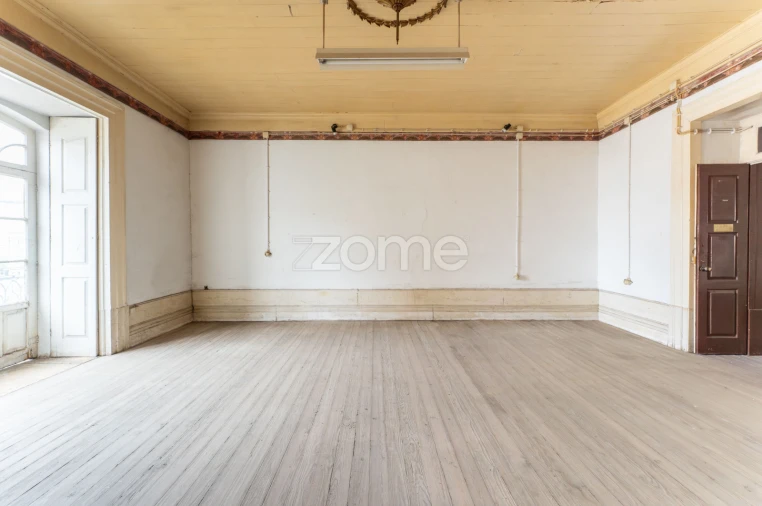 Prédio para Venda em Torre de Moncorvo Foto 8