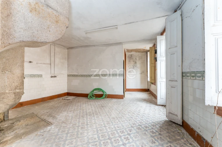 Prédio para Venda em Torre de Moncorvo Foto 18