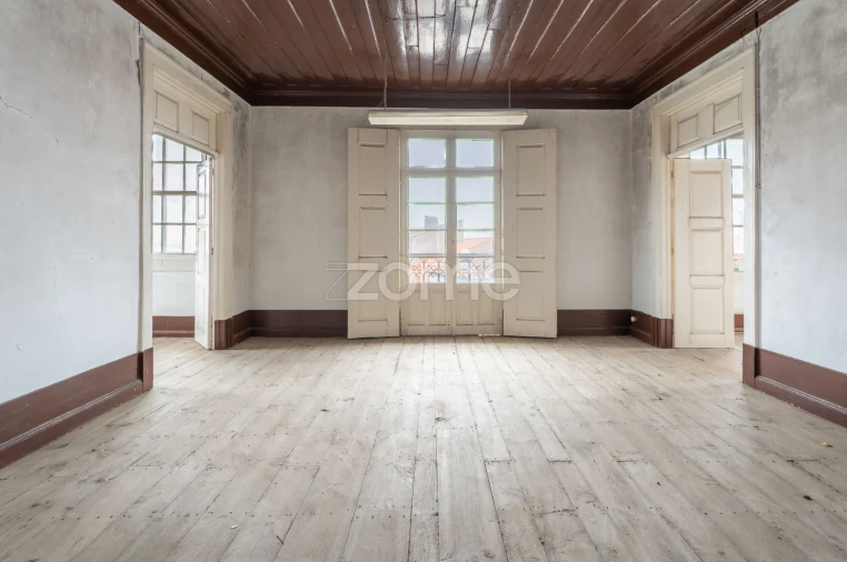 Prédio para Venda em Torre de Moncorvo Foto 29