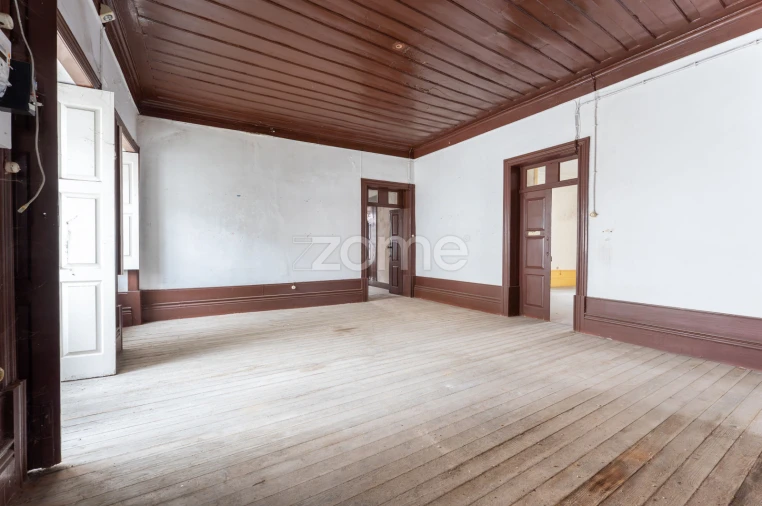 Prédio para Venda em Torre de Moncorvo Foto 31