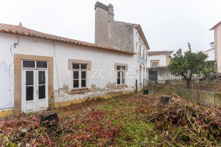 Prédio para Venda em Torre de Moncorvo Foto 40