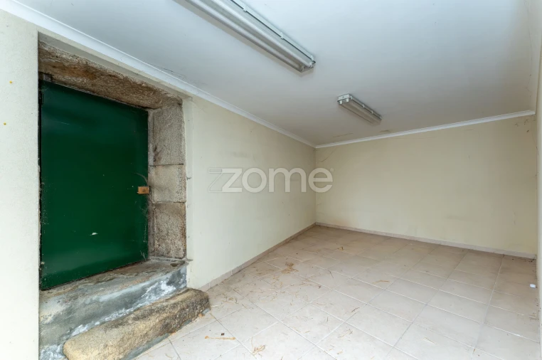 Prédio para Venda em Torre de Moncorvo Foto 43