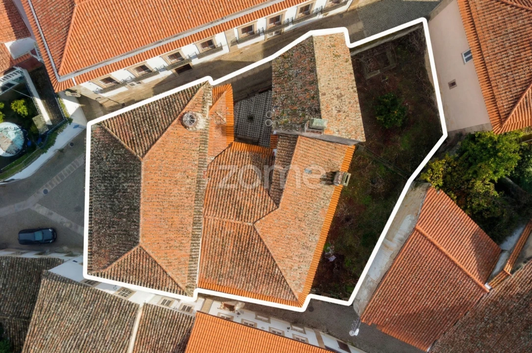 Prédio para Venda em Torre de Moncorvo Foto 48