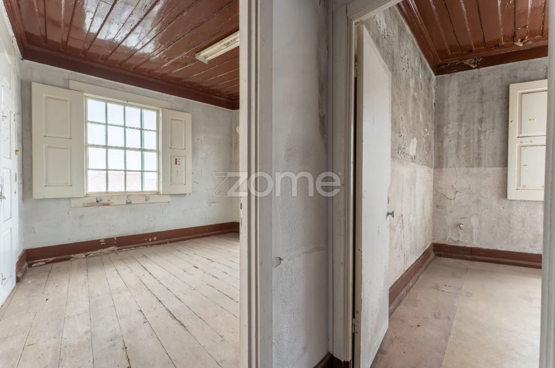 Prédio para Venda em Torre de Moncorvo Foto 27