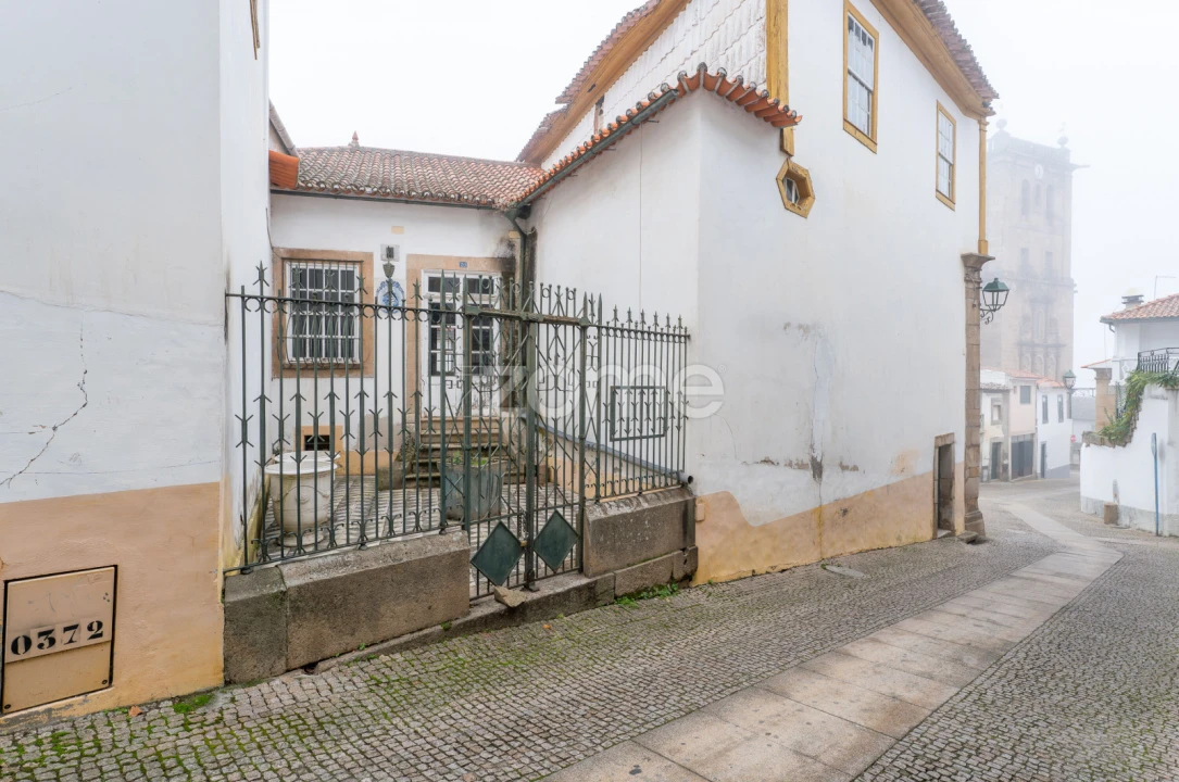Prédio para Venda em Torre de Moncorvo Foto 35
