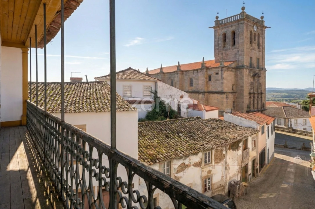 Prédio para Venda em Torre de Moncorvo Foto 32