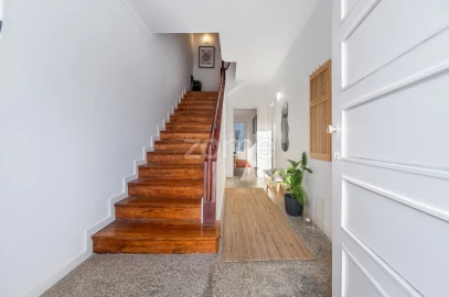 Moradia T6 para Venda em Paranhos