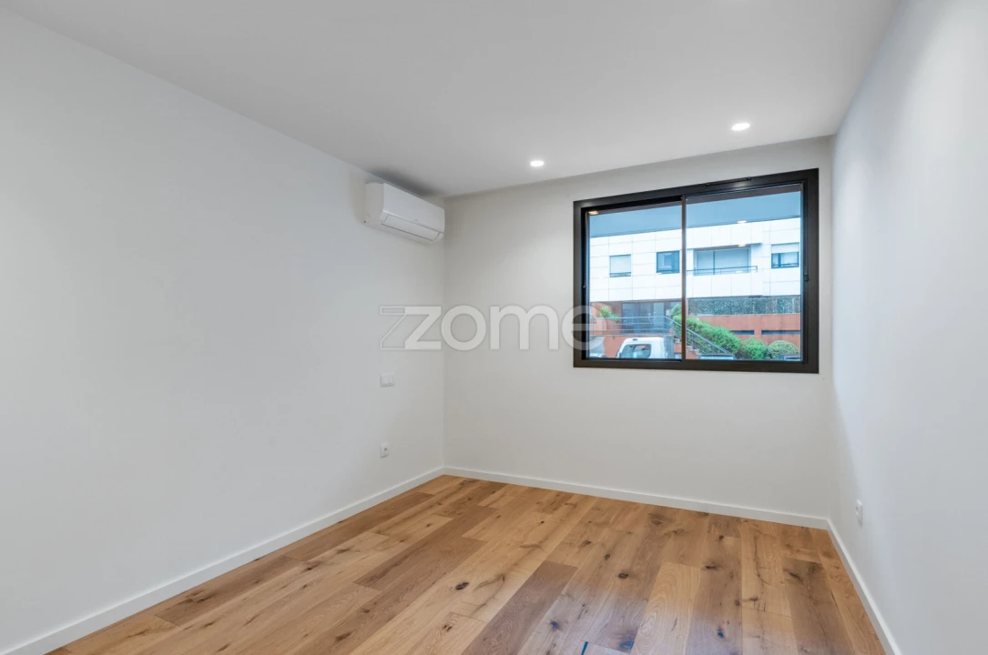 Apartamento T1 para Arrendamento em Santa Marinha e São Pedro da Afurada Foto 11