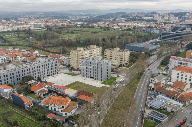 Apartamento T1 para Arrendamento em Paranhos Foto 27