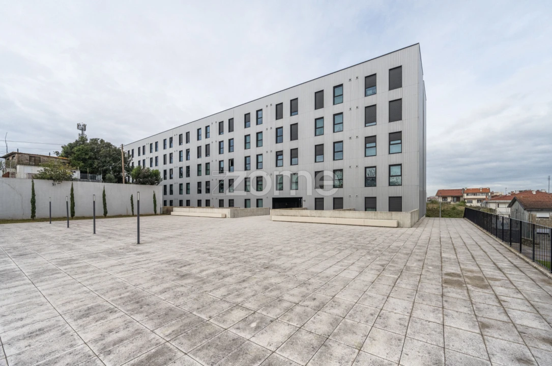 Apartamento T1 para Arrendamento em Paranhos Foto 1
