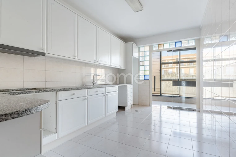 Apartamento T2 para Venda em Nogueira, Fraião e Lamaçães Foto 10