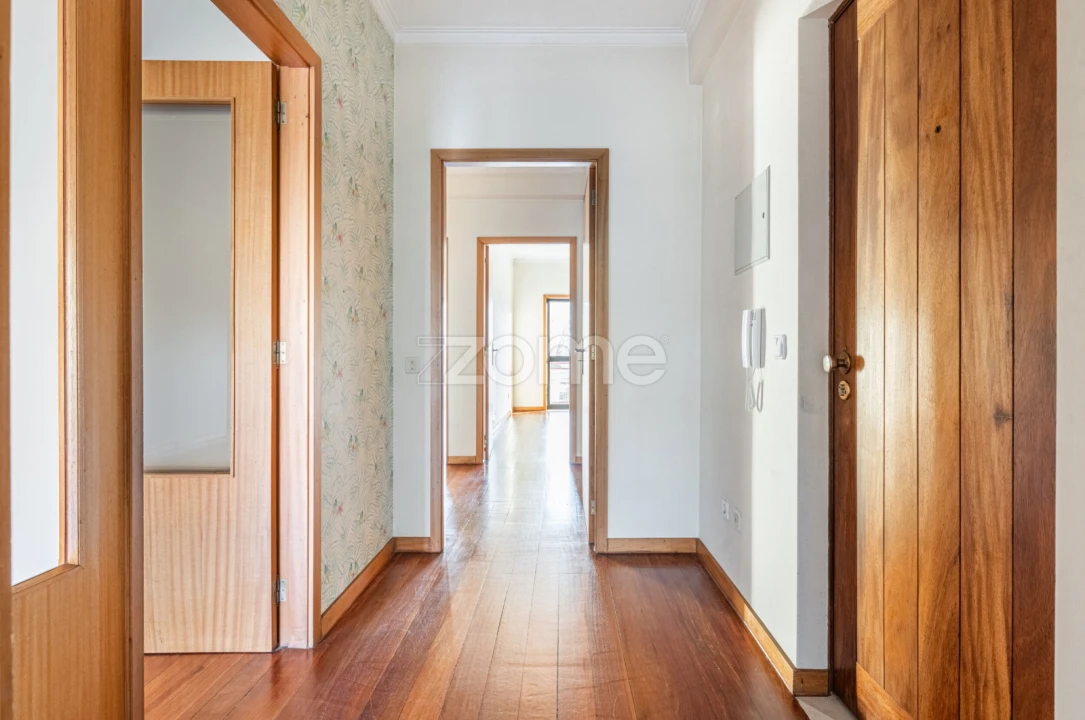 Apartamento T2 para Venda em Nogueira, Fraião e Lamaçães Foto 7