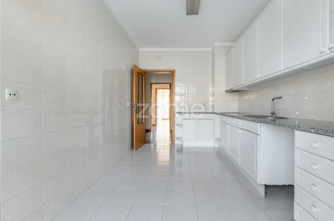 Apartamento T2 para Venda em Nogueira, Fraião e Lamaçães Foto 8