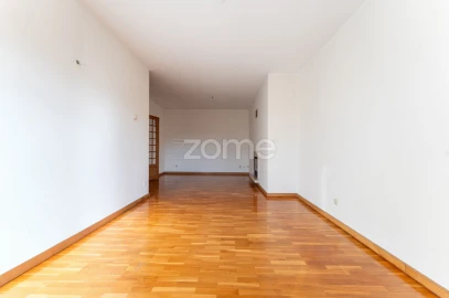 Apartamento T3 para Arrendamento em Paranhos
