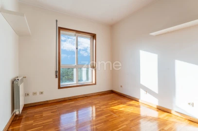 Apartamento T3 para Arrendamento em Paranhos