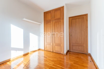 Apartamento T3 para Arrendamento em Paranhos
