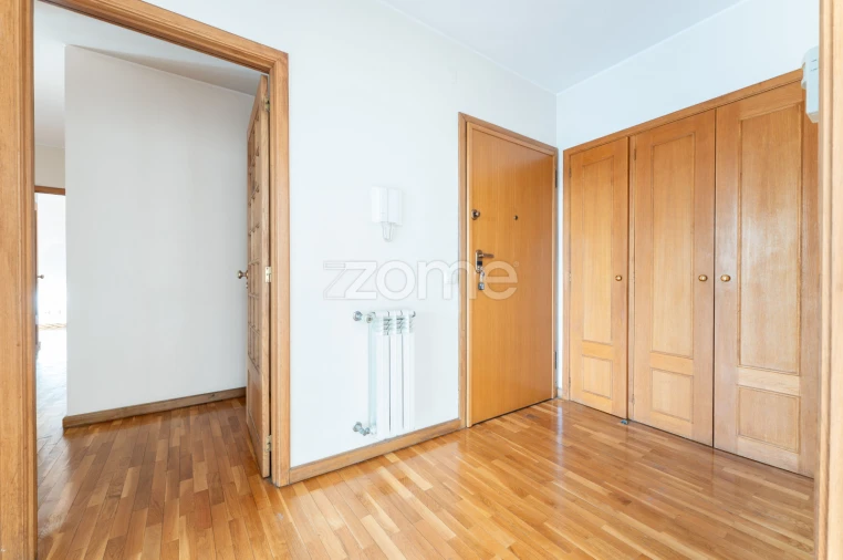 Apartamento T3 para Arrendamento em Paranhos Foto 3