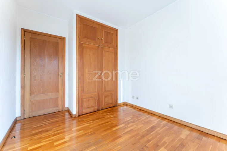 Apartamento T3 para Arrendamento em Paranhos Foto 21