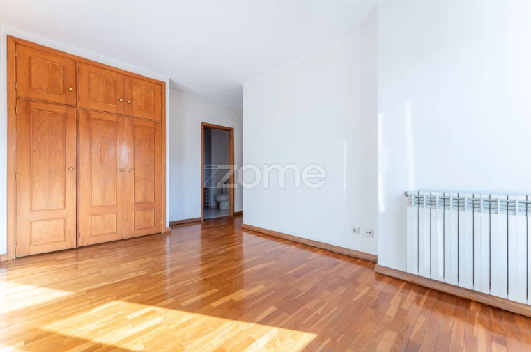 Apartamento T3 para Arrendamento em Paranhos Foto 26