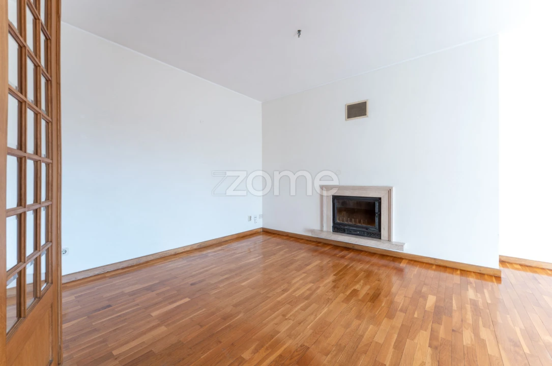 Apartamento T3 para Arrendamento em Paranhos Foto 7